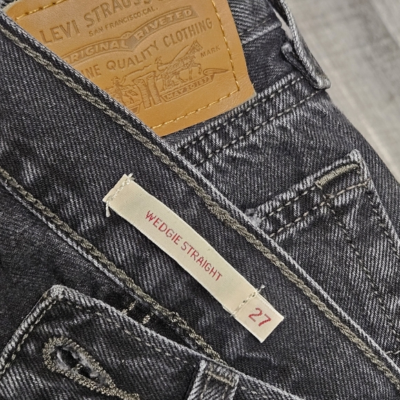 LEVI"S WEDGIE STRAIGHT DISTRESSED JEANS WOMEN'S SIZE 27 - Picture 8 of 8